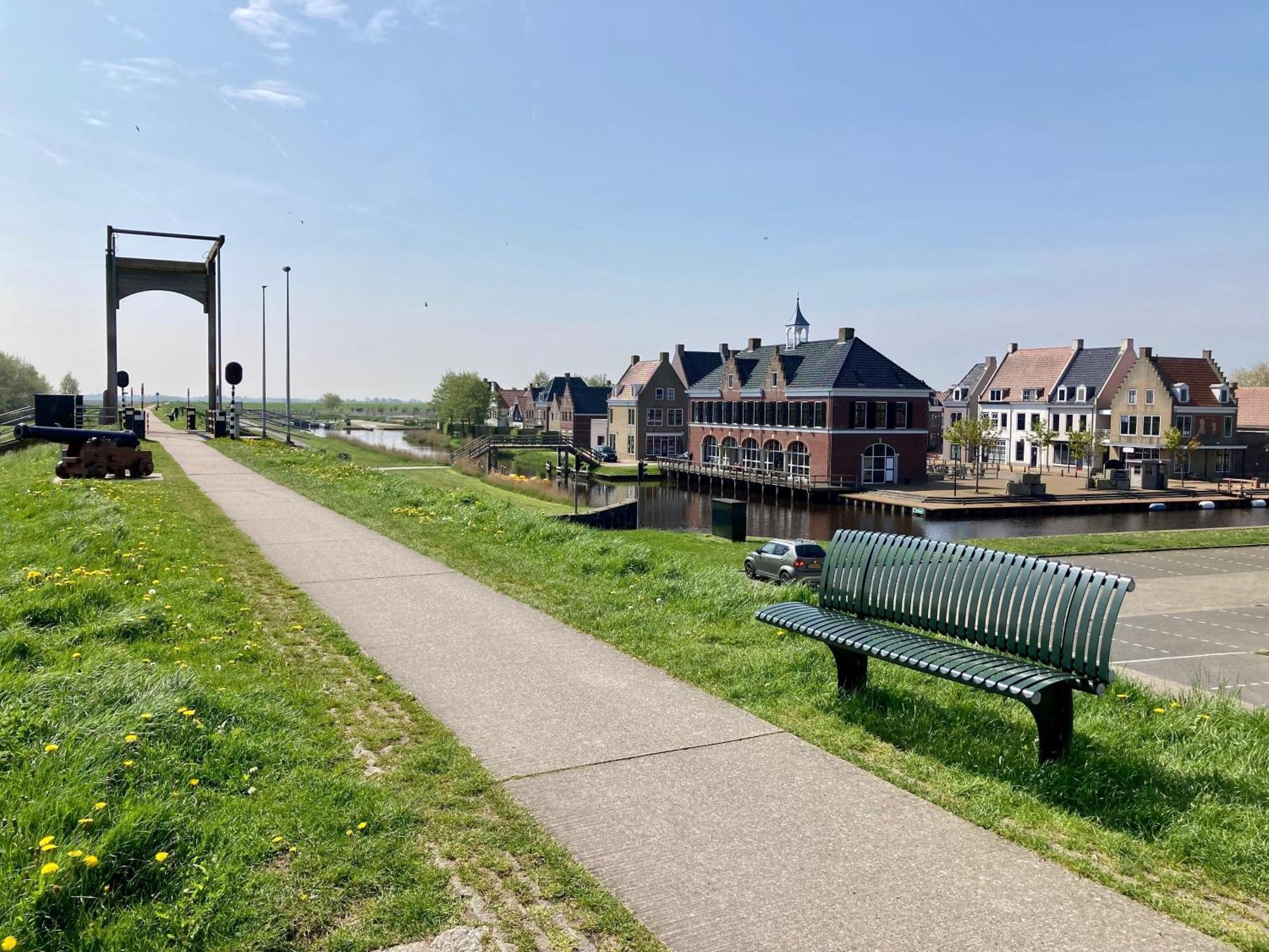 Sonnenhaus 6 Pers House With Sunny Terrace At A Typical Dutch Canal & By Lauwersmeer Lake. Anjum Dış mekan fotoğraf